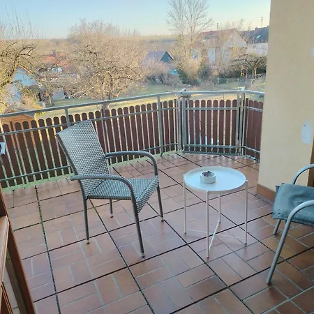 Apartmán Gemuetliche 100 Qm Mit Balkon Wernsdorf (Bavaria)