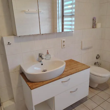 Apartmán Gemuetliche 100 Qm Mit Balkon *