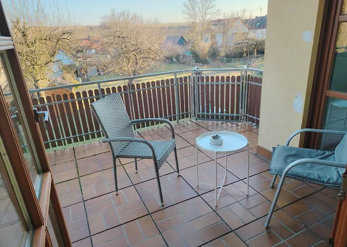 Апартаменты Gemuetliche 100 Qm Mit Balkon Wernsdorf (Bavaria)