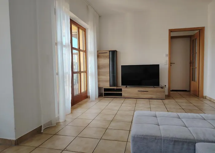 Gemuetliche 100 Qm Mit Balkon Daire